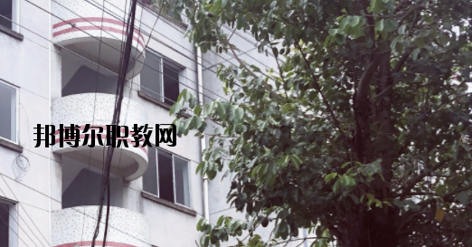 廣西工貿(mào)職業(yè)技術(shù)學(xué)校2020年報(bào)名條件、招生要求、招生對(duì)象 