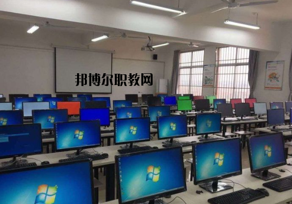 安義職業(yè)技術(shù)學(xué)校2020年報(bào)名條件、招生要求、招生對(duì)象