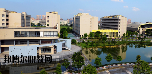 東莞理工學(xué)校2020年報名條件、招生要求、招生對象