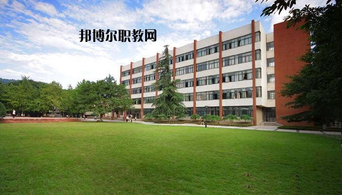 黃岡電子信息學(xué)校2020年報名條件、招生要求、招生對象