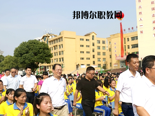 彭澤旅游工業(yè)中等專(zhuān)業(yè)學(xué)校2020年招生辦聯(lián)系電話