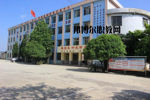 清鎮(zhèn)市衛(wèi)生職業(yè)技術學校網站網址