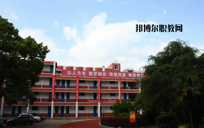 江西建筑工業(yè)學(xué)校2020年報(bào)名條件、招生要求、招生對象