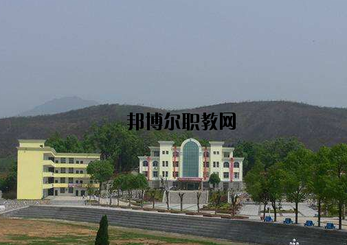 萍鄉(xiāng)武功山中等專業(yè)學(xué)校2020年報名條件、招生要求、招生對象