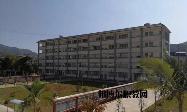 孟連縣職業(yè)高級中學2020年報名條件、招生要求、招生對象