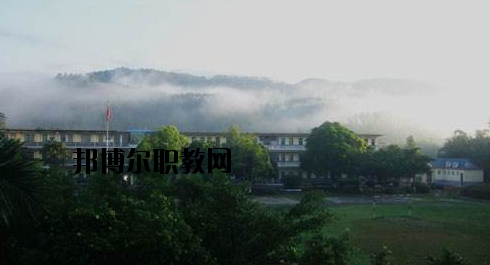 東興中等職業(yè)技術(shù)學(xué)校2020年報名條件、招生要求、招生對象 
