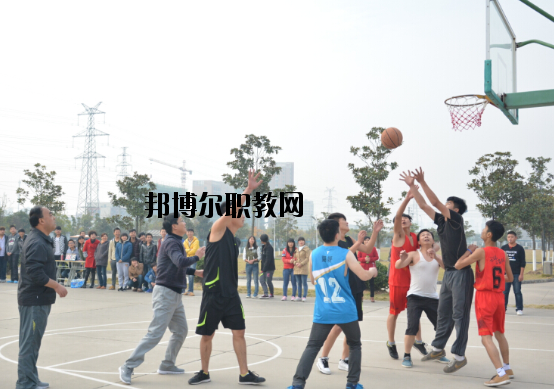 合肥市公交技工學(xué)校2022年報(bào)名條件、招生要求、招生對(duì)象