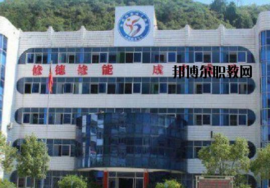?？德毥讨行膶W校2020年報名條件、招生要求、招生對象