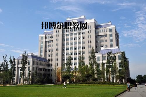南充通信運輸職業(yè)學(xué)校2020年報名條件、招生要求、招生對象