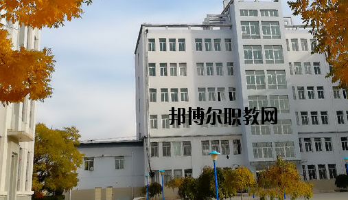 甘肅化工技工學(xué)校2020年報名條件、招生要求、招生對象