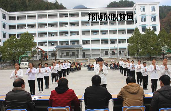 興山職業(yè)教育中心2020年報(bào)名條件、招生要求、招生對(duì)象