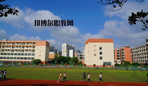 安徽建工技師學(xué)院2020年學(xué)費、收費多少