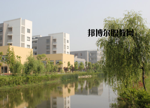 蕪湖師范學(xué)校2020年報名條件、招生要求、招生對象
