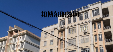 梧州服裝職業(yè)技術(shù)學校2020年報名條件、招生要求、招生對象 