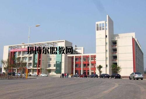 內(nèi)江宏昌職業(yè)技術(shù)學(xué)校2020年報(bào)名條件、招生要求、招生對(duì)象