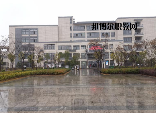 合肥工業(yè)學(xué)校2020年報(bào)名條件、招生要求、招生對(duì)象