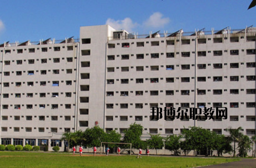 廣東輕工業(yè)技師學(xué)院2020年報名條件、招生要求、招生對象