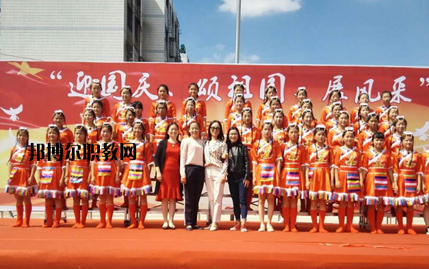 阜陽現(xiàn)代職業(yè)教育學(xué)校2020年報名條件、招生要求、招生對象