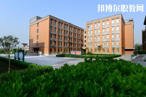 新都衛(wèi)生職業(yè)學(xué)校2020年報(bào)名條件、招生要求、招生對(duì)象