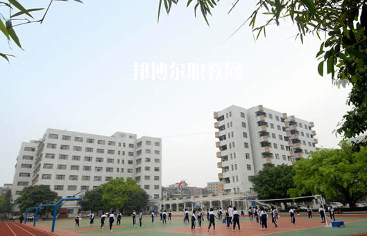 廣州醫(yī)藥職業(yè)學(xué)校2020年報(bào)名條件、招生要求、招生對(duì)象