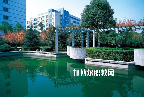 蕪湖地區(qū)衛(wèi)生學校2020年報名條件、招生要求、招生對象