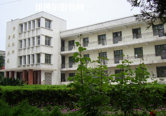 安徽霍邱師范學(xué)校2020年報名條件、招生要求、招生對象