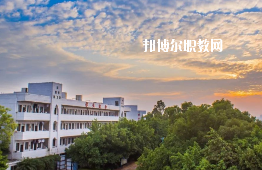 廣州市南沙區(qū)嶺東職業(yè)技術(shù)學(xué)校2020年報名條件、招生要求、招生對象