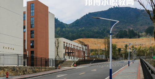 貴州建設(shè)職業(yè)技術(shù)學(xué)院中職部2020年報名條件、招生要求、招生對象