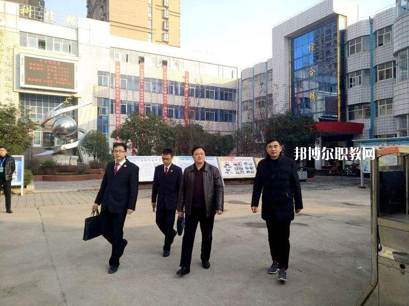潢川縣職業(yè)教育中心2021年報名條件、招生要求、招生對象