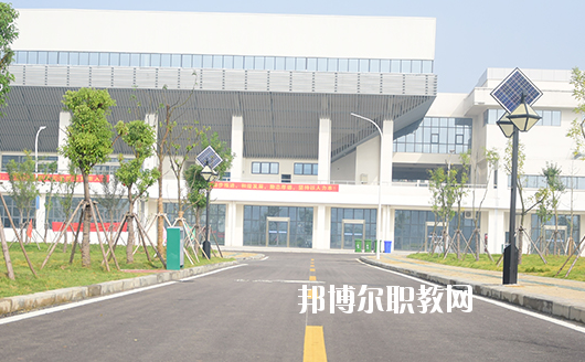 安徽蚌埠技師學(xué)院2020年報(bào)名條件、招生要求、招生對(duì)象