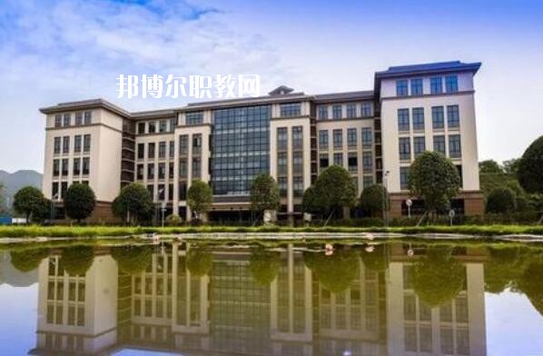 重慶2020年哪個大專學(xué)校衛(wèi)校好