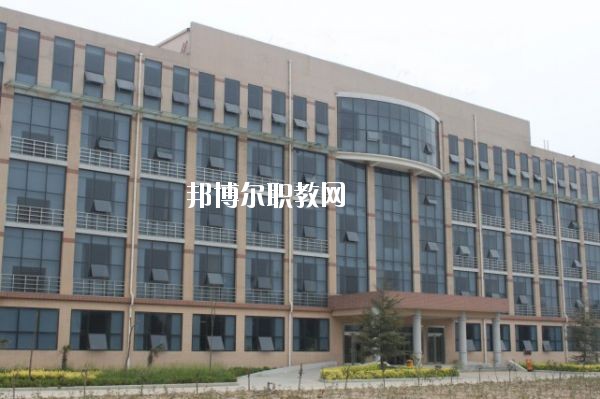 新鄉(xiāng)測繪中等專業(yè)學(xué)校2021年報名條件、招生要求、招生對象