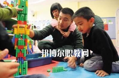 湖北2020年男生讀幼師學校怎么樣