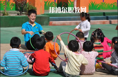 貴州2020年女生讀什么幼師學校