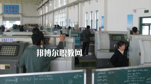 含山電子工程學(xué)校2020年報(bào)名條件、招生要求、招生對(duì)象