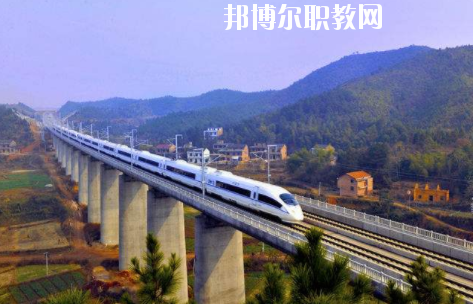 甘肅2020年高鐵學校中專升大?？际裁? width=