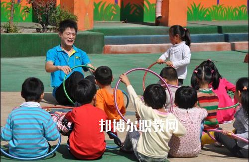 貴州2020年幼師學(xué)校讀出來是什么文憑