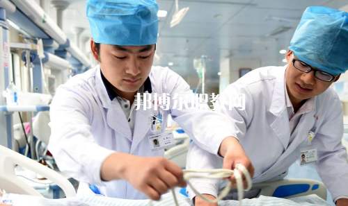 貴陽2020年衛(wèi)校都有什么專業(yè)適合男生