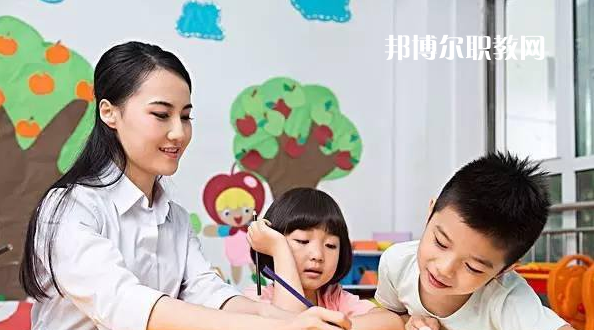 湖北2020年幼師學(xué)校學(xué)費多少