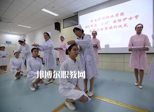 四川2021年去讀衛(wèi)校學什么對以后好一點