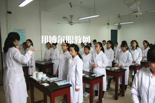 成都2021年衛(wèi)校有哪些科目