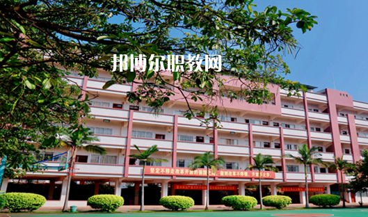 肇慶廣寧衛(wèi)生中等職業(yè)技術(shù)學(xué)校2021年報(bào)名條件、招生要求、招生對象