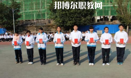 重慶市墊江縣第二職業(yè)中學(xué)校2021年報(bào)名條件、招生要求、招生對象