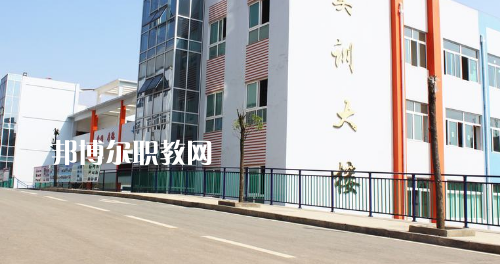 畢節(jié)同心農(nóng)工中等職業(yè)技術(shù)學(xué)校2021年報名條件、招生要求、招生對象