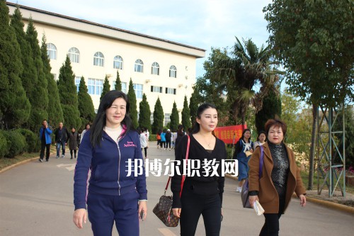 勐?？h職業(yè)高級(jí)中學(xué)2021年報(bào)名條件、招生要求、招生對(duì)象