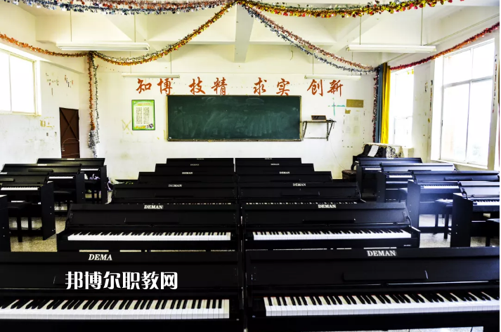 丘北民生職業(yè)技術(shù)學(xué)校2021年學(xué)費(fèi)、收費(fèi)多少