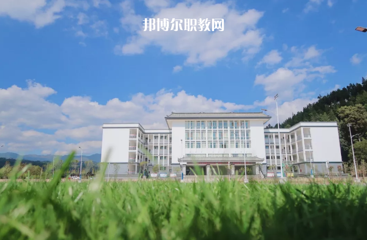 澄江縣職業(yè)高級(jí)中學(xué)2021年報(bào)名條件、招生要求、招生對(duì)象