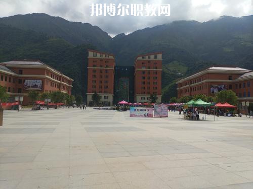 怒江州民族中等專業(yè)學校2021年報名條件、招生要求、招生對象