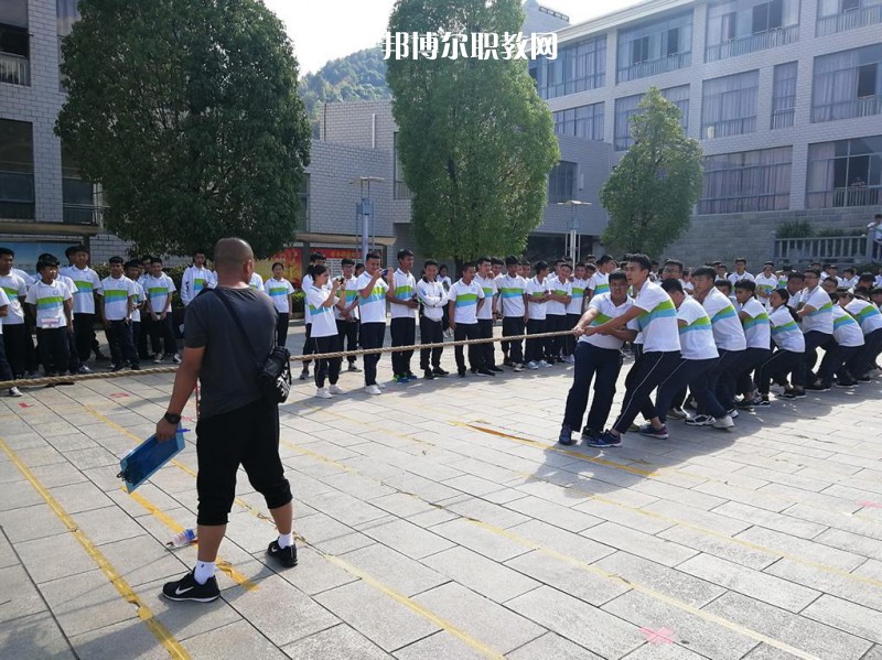臨滄財貿(mào)學(xué)校2021年報名條件、招生要求、招生對象
