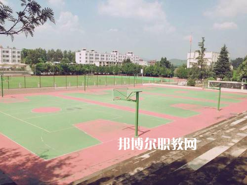 楚雄醫(yī)藥高等?？茖W校2021年報名條件、招生要求、招生對象